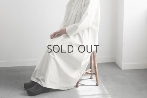 画像1: お手続き用【ご予約】smock onepiece / ecru
