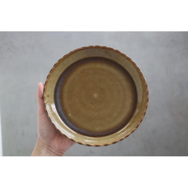 画像2: ネギシ製陶/縁取り皿 6寸（飴) (2)