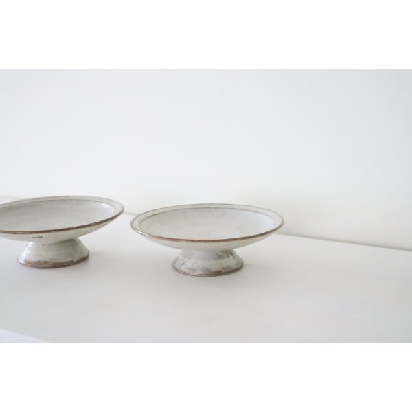 画像1: ●中村恵子/高台皿(粉引) (1)